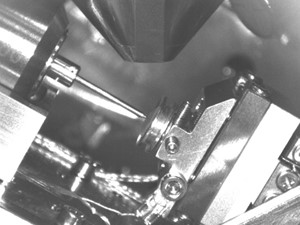 CMTC-SIMAP-Nanoindenteur dans MEB